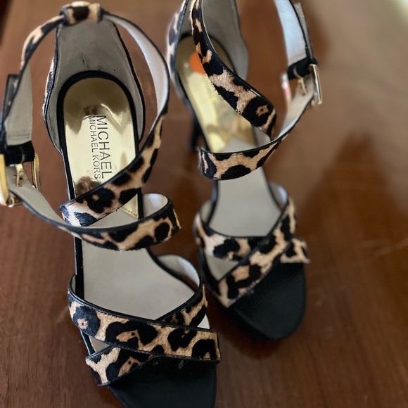 Michael KORS  zebra Platform Sandal size 8 - Picture 2 of 6